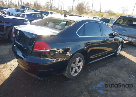 2012 Volkswagen Passat 2.5L Se z USA, uszkodzony, nr VIN 1VWBP7A33CC031099